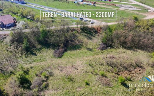 Teren intravilan – Hateg (zona baraj) | 2.300 mp | Front 22 ml
