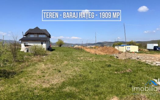 Teren intravilan – Hateg (zona baraj) | 1.909 mp | Front stradal 18 ml